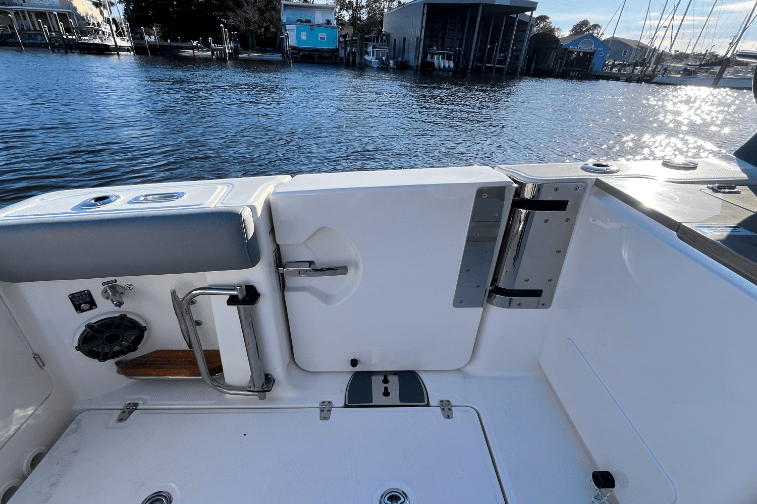 2025 Boston Whaler 380 Realm Image Thumbnail #19