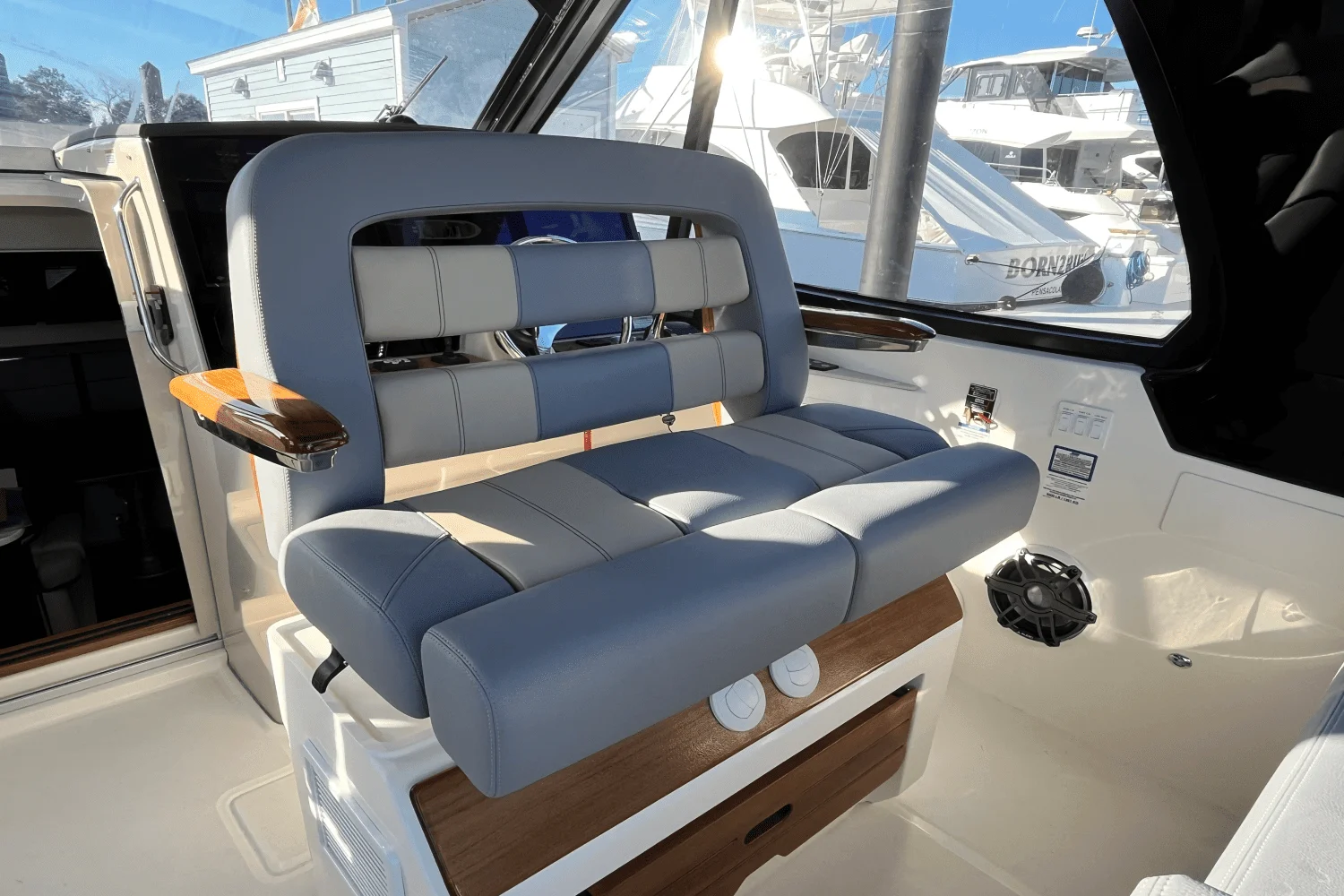 2025 Boston Whaler 380 Realm Image Thumbnail #26