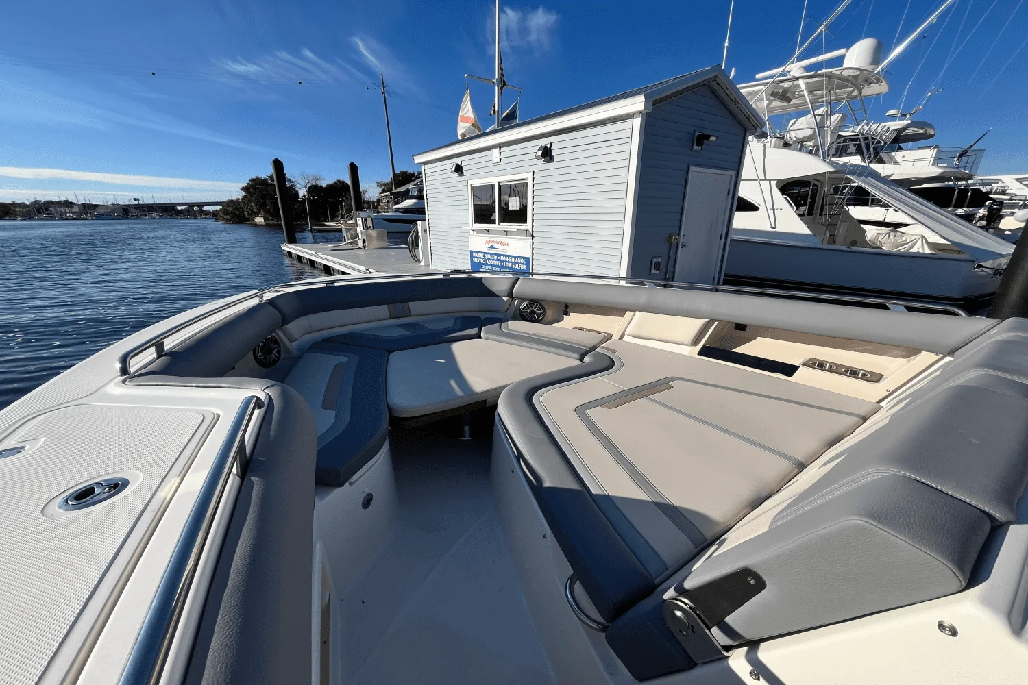 2025 Boston Whaler 380 Realm Image Thumbnail #35