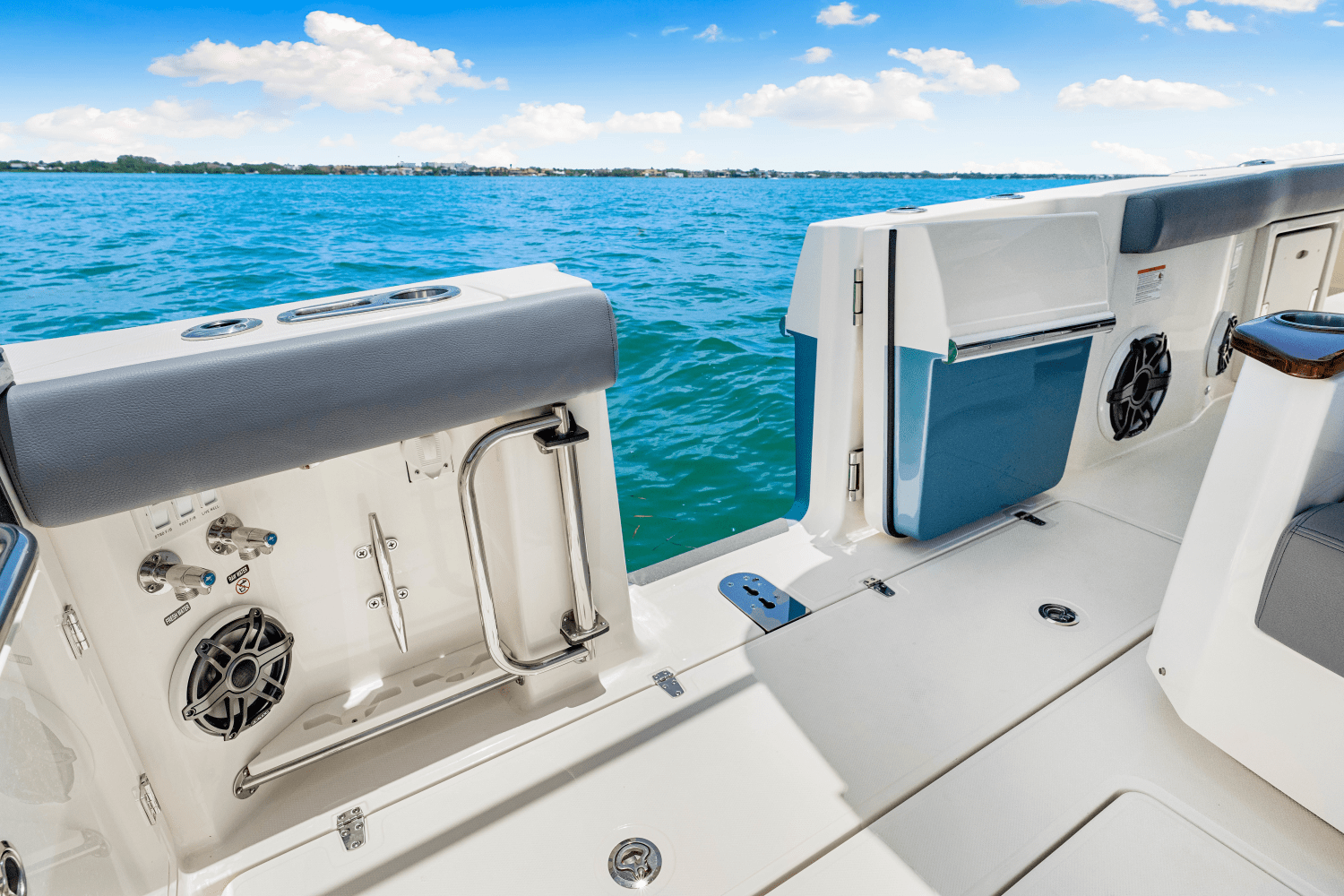 2025 Boston Whaler 360 Outrage Image Thumbnail #24