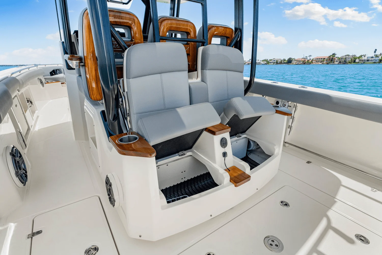 2025 Boston Whaler 360 Outrage Image Thumbnail #27