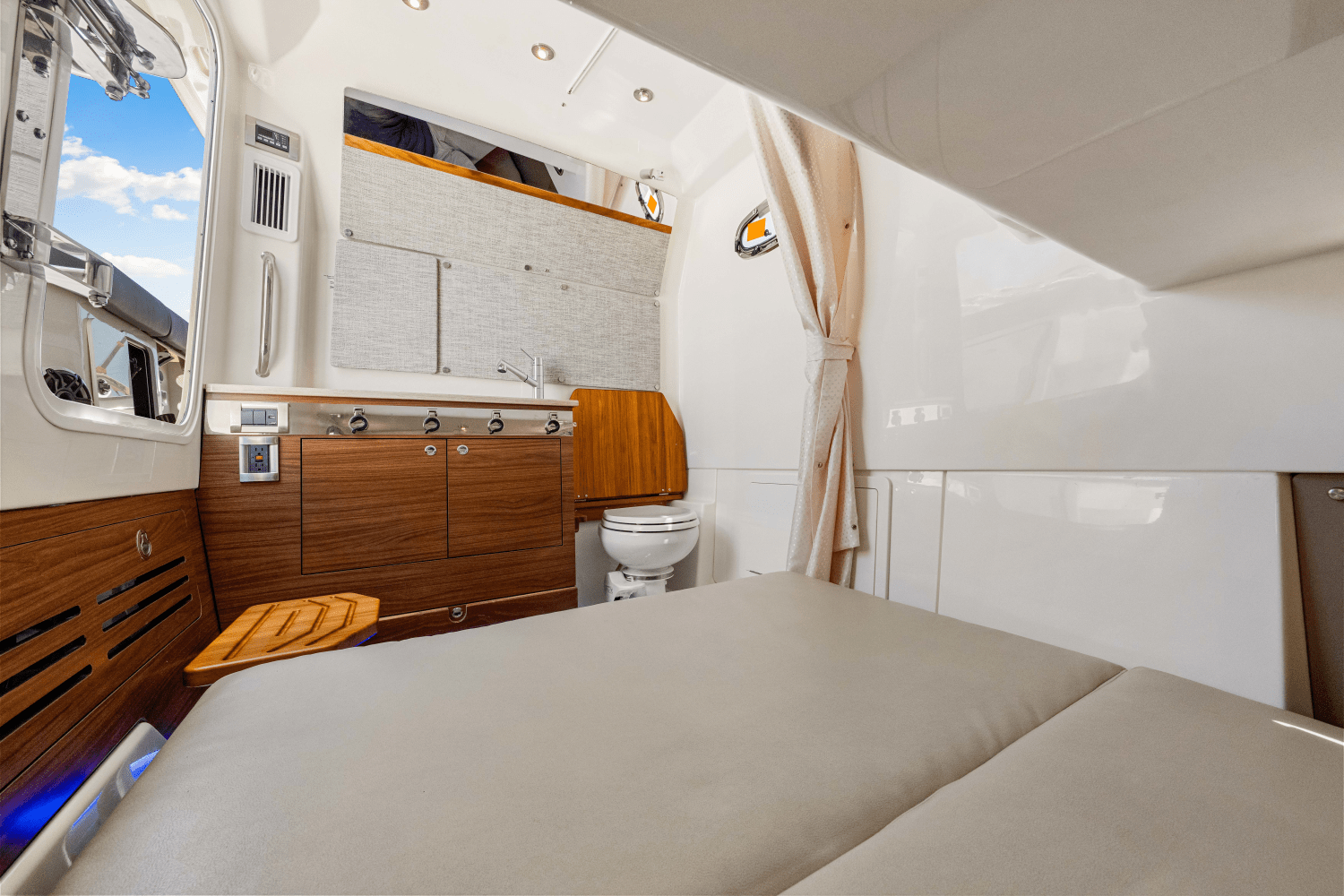 2025 Boston Whaler 360 Outrage Image Thumbnail #81