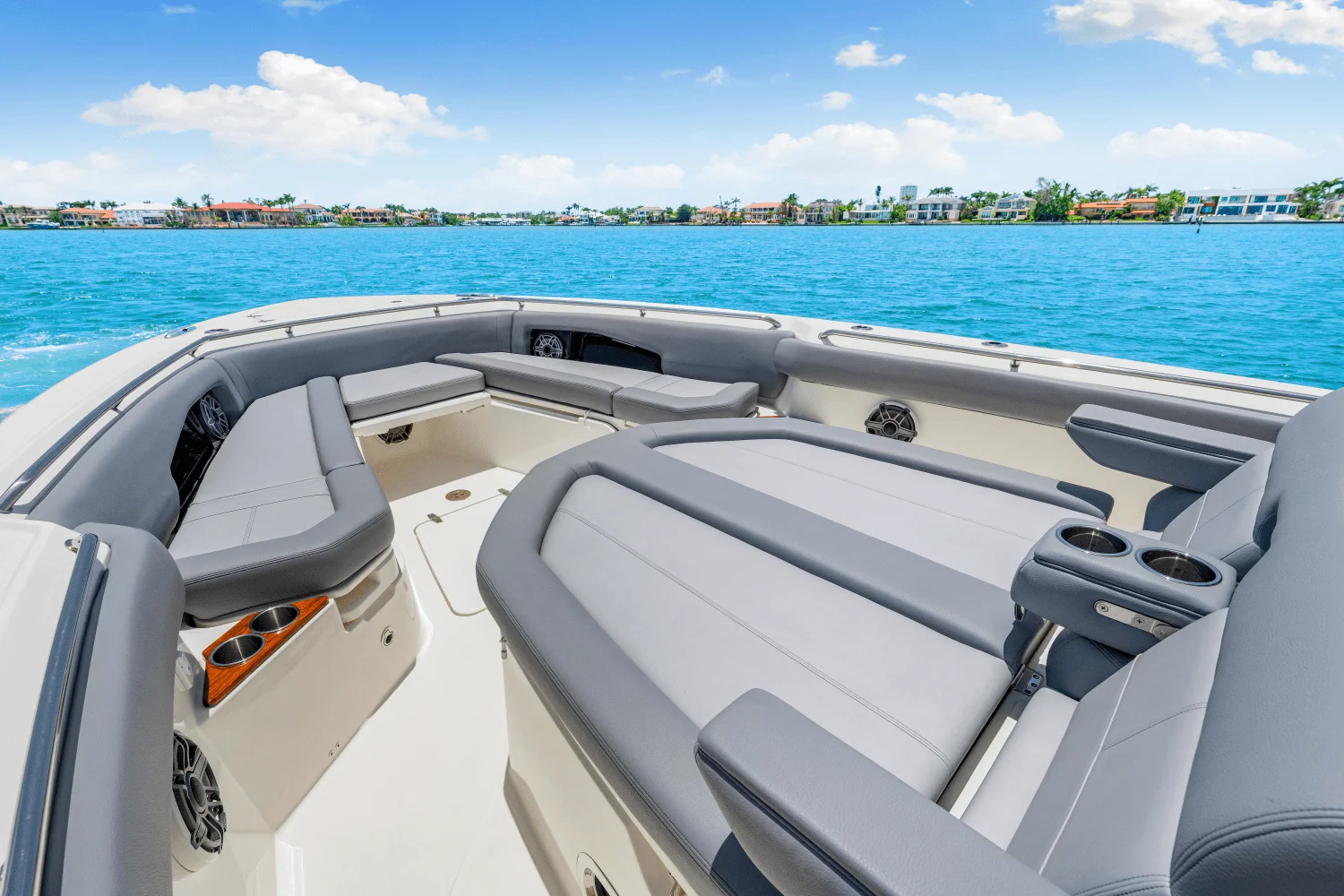 2025 Boston Whaler 360 Outrage Image Thumbnail #35