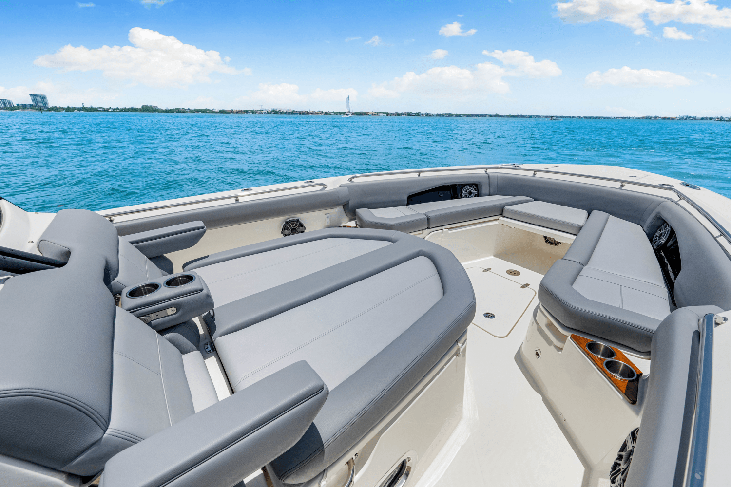 2025 Boston Whaler 360 Outrage Image Thumbnail #36