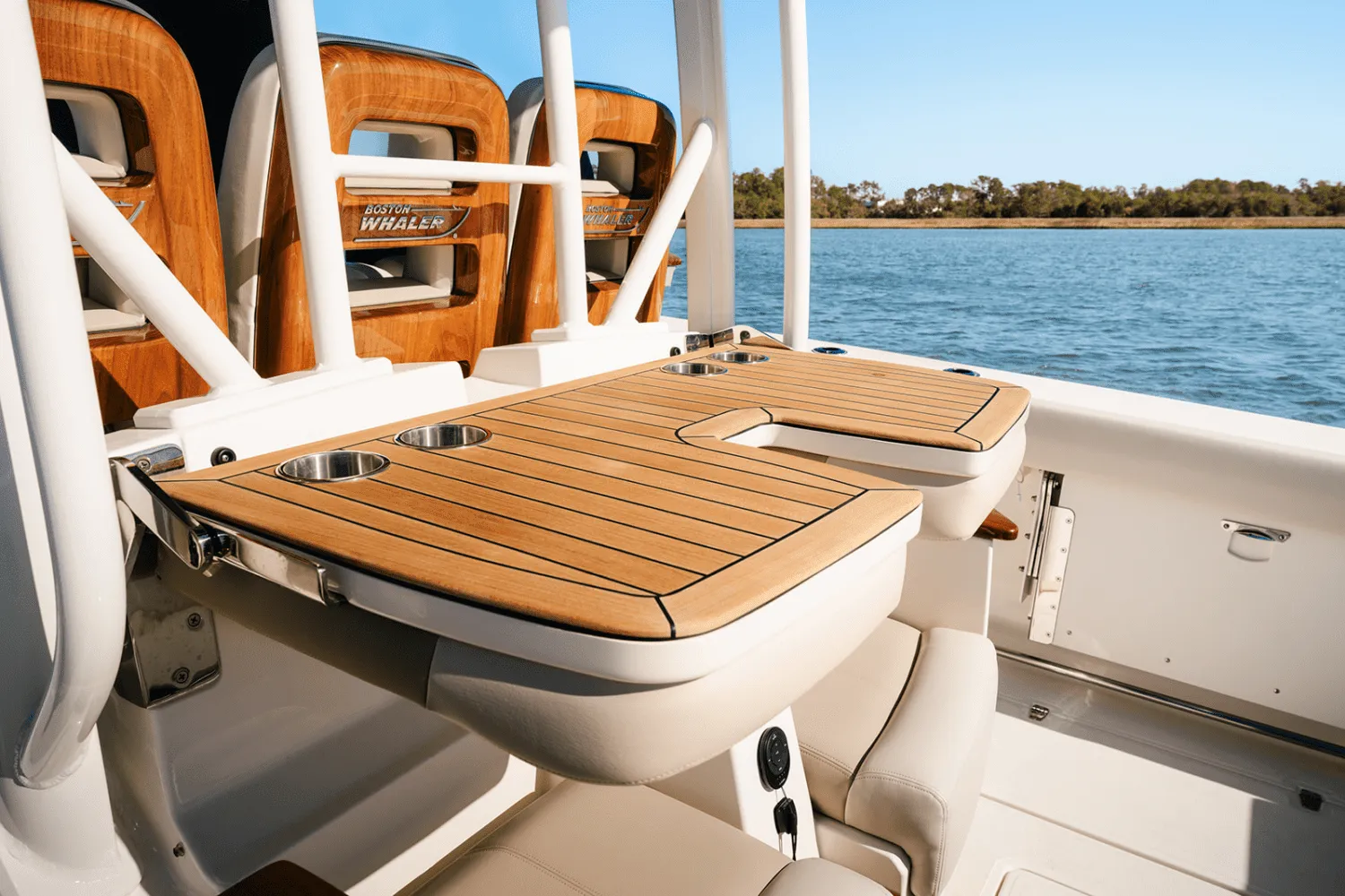 2025 Boston Whaler 360 Outrage Image Thumbnail #12