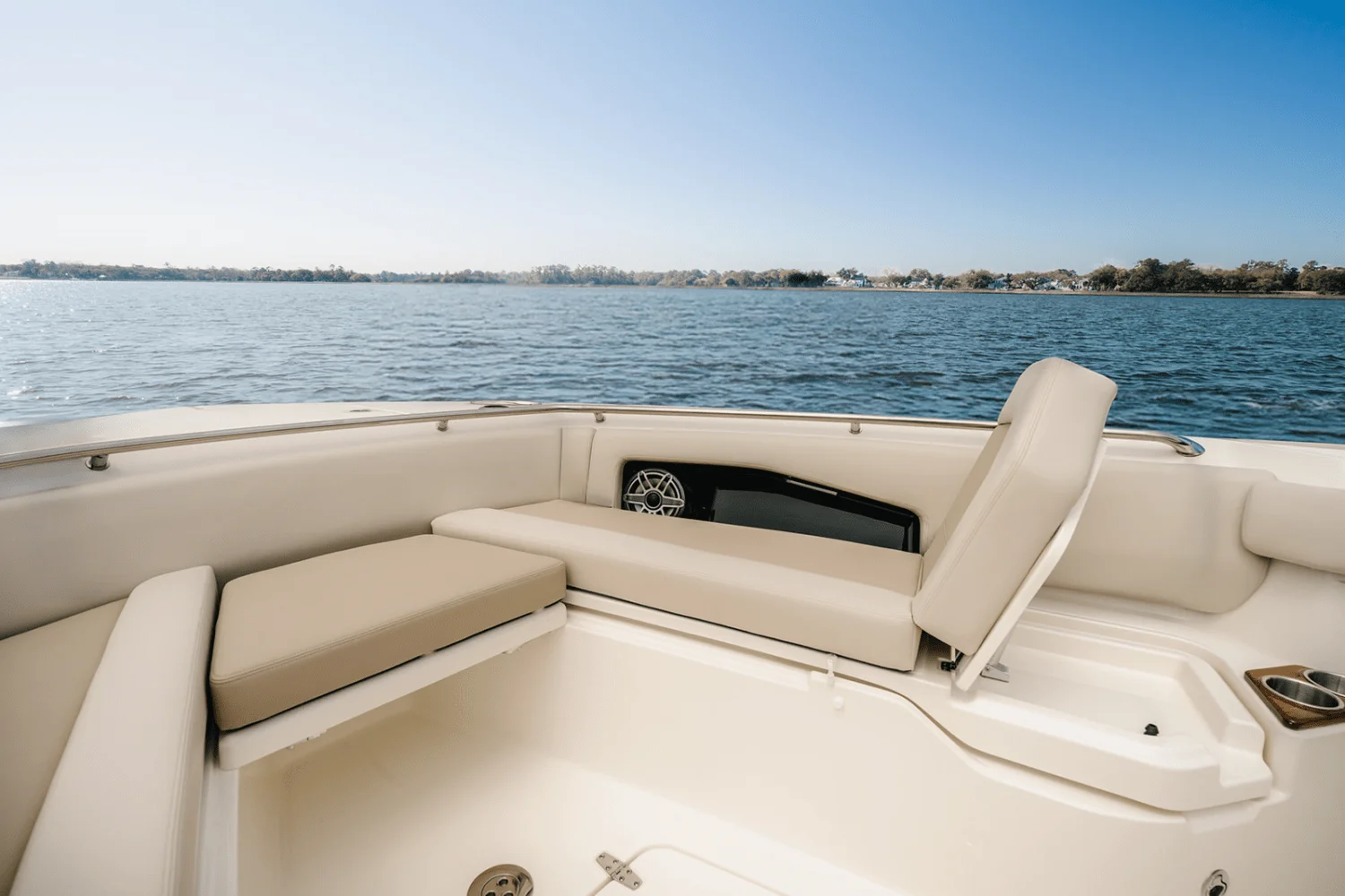 2025 Boston Whaler 360 Outrage Image Thumbnail #23