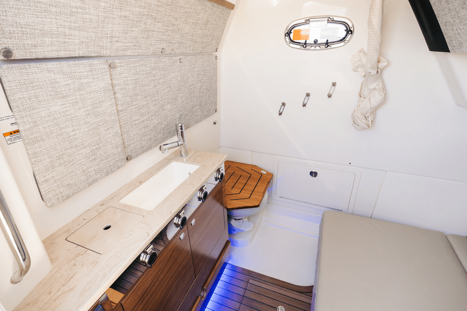 2025 Boston Whaler 360 Outrage Image Thumbnail #10