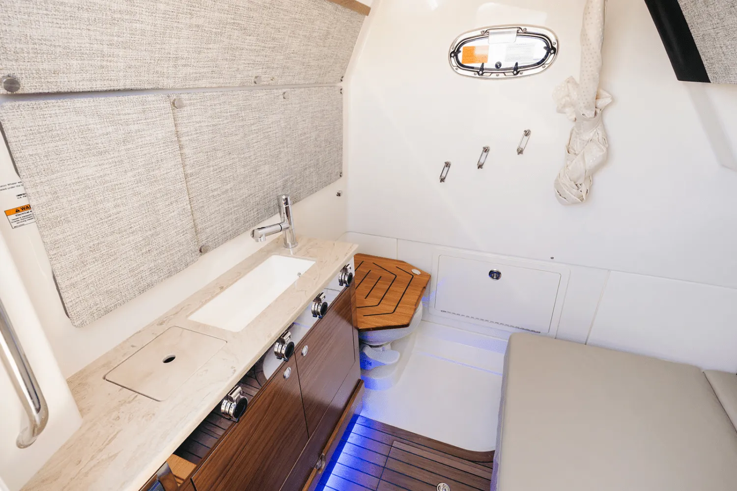 2025 Boston Whaler 360 Outrage Image Thumbnail #10