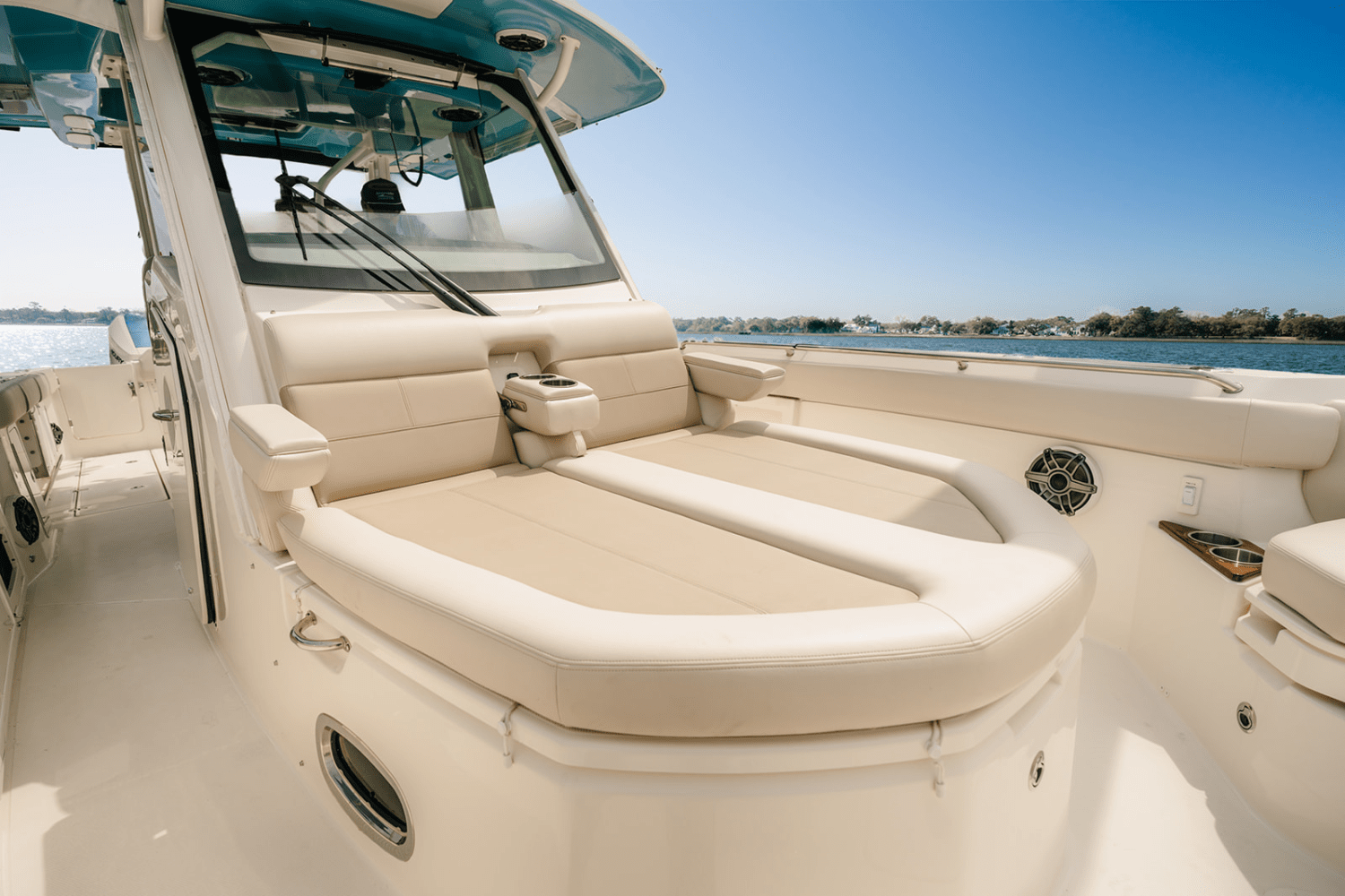 2025 Boston Whaler 360 Outrage Image Thumbnail #22