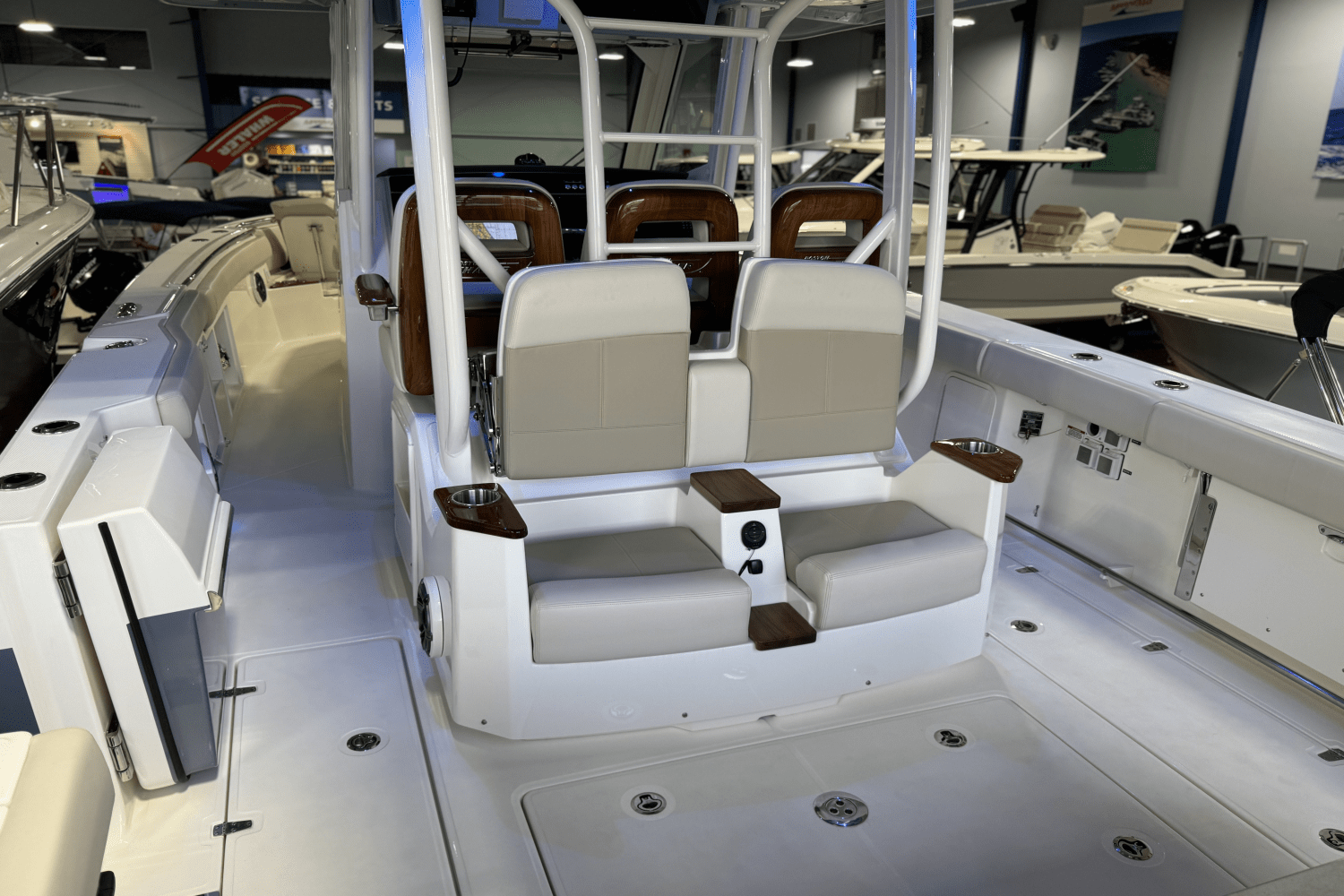 2025 Boston Whaler 360 Outrage Image Thumbnail #18