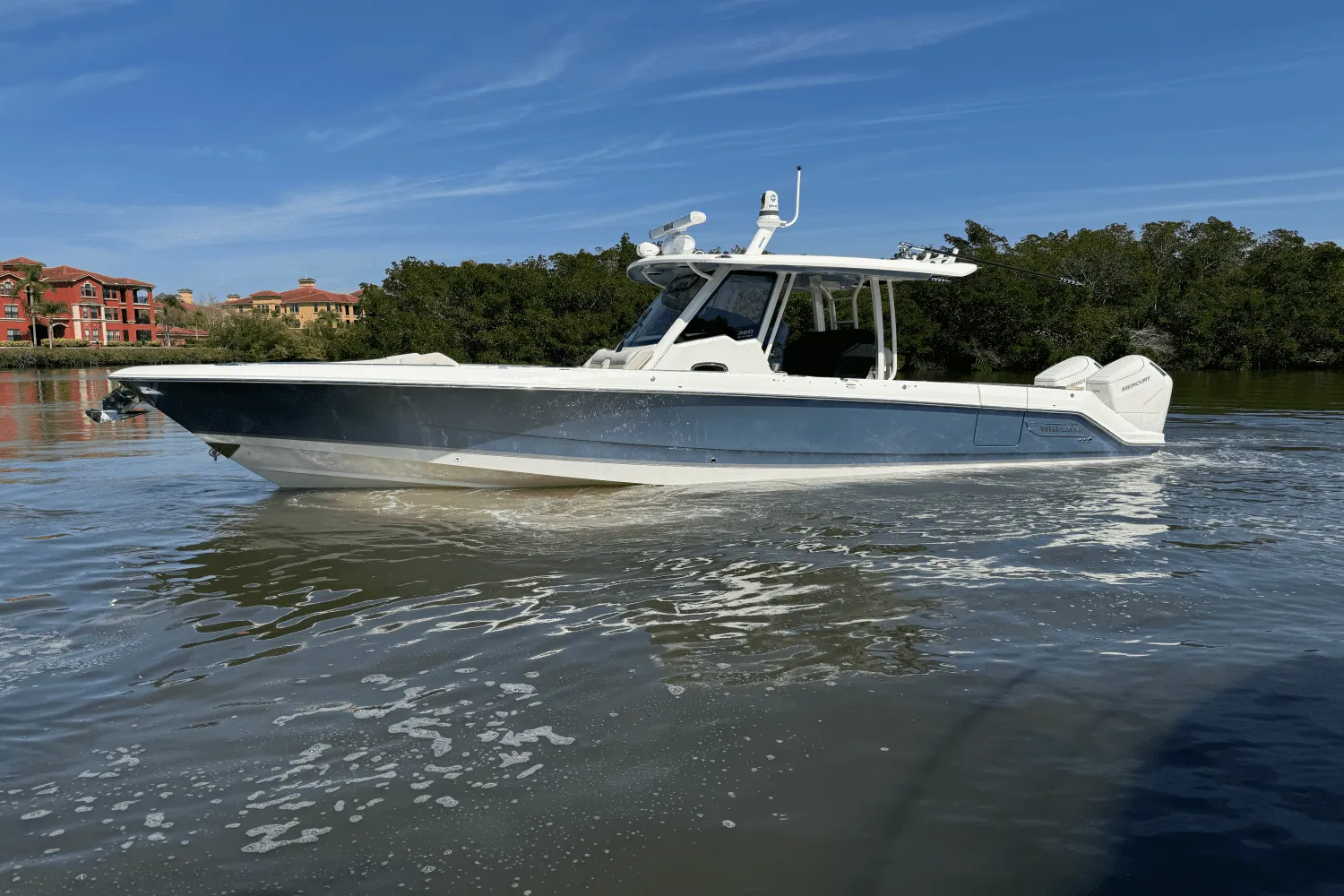 2025 Boston Whaler 360 Outrage Image Thumbnail #2