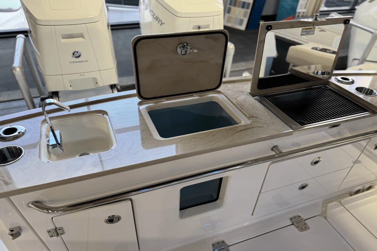 2025 Boston Whaler 360 Outrage Image Thumbnail #16