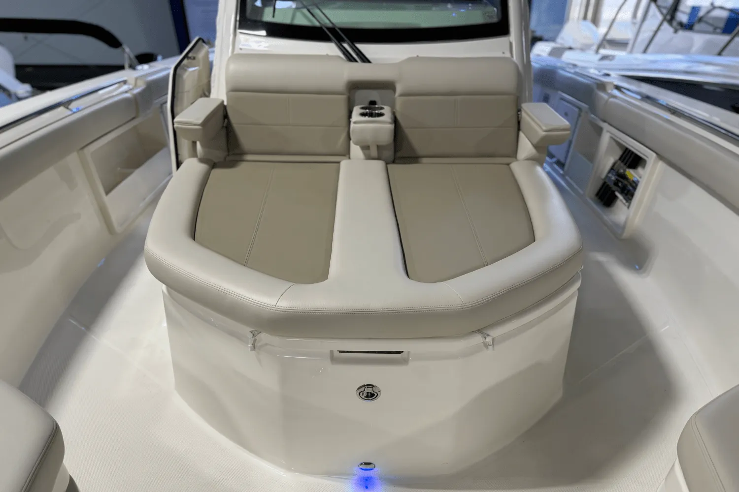 2025 Boston Whaler 360 Outrage Image Thumbnail #32