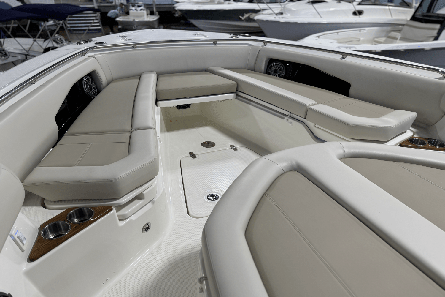 2025 Boston Whaler 360 Outrage Image Thumbnail #31
