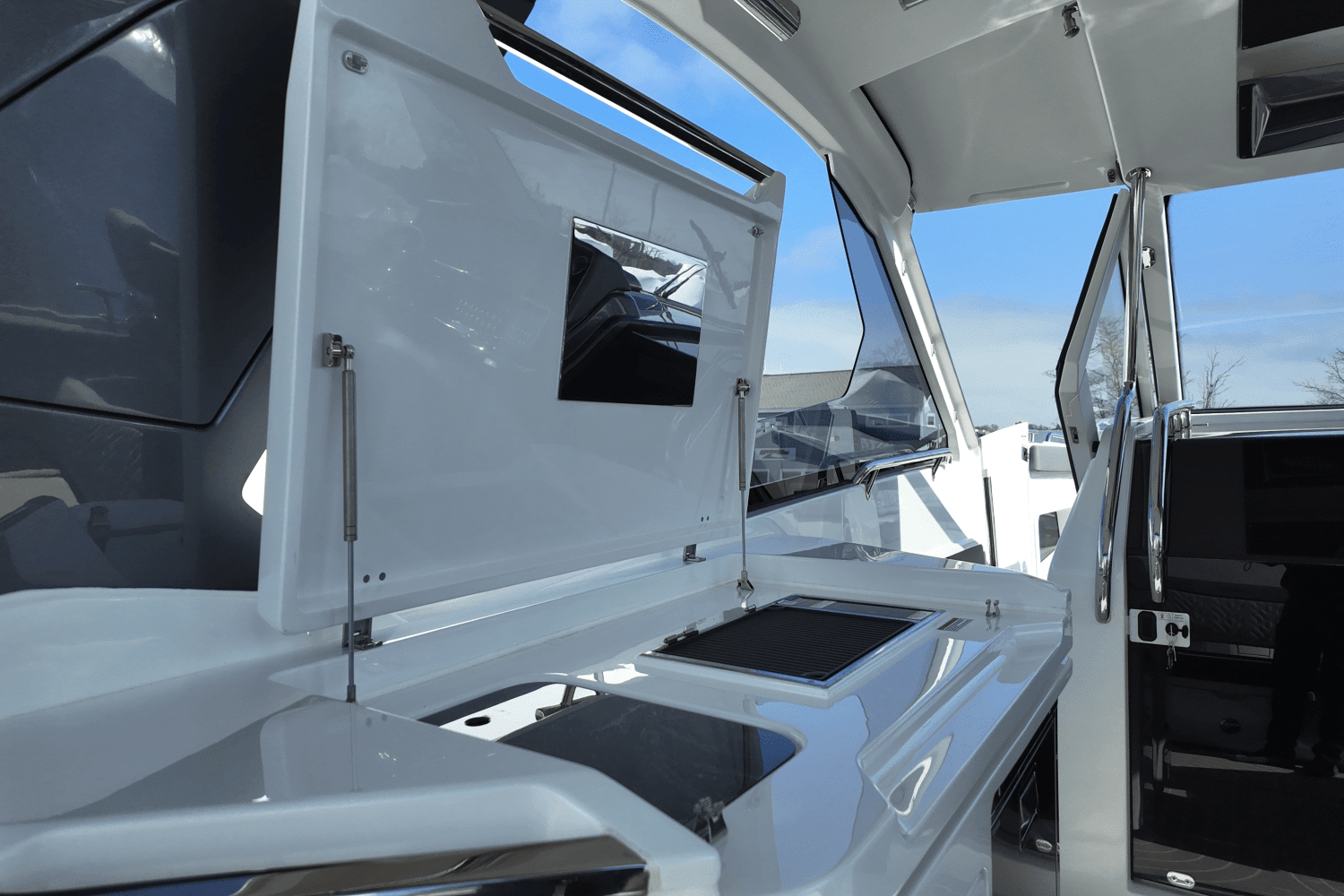 2025 Galeon 325 GTO Image Thumbnail #16
