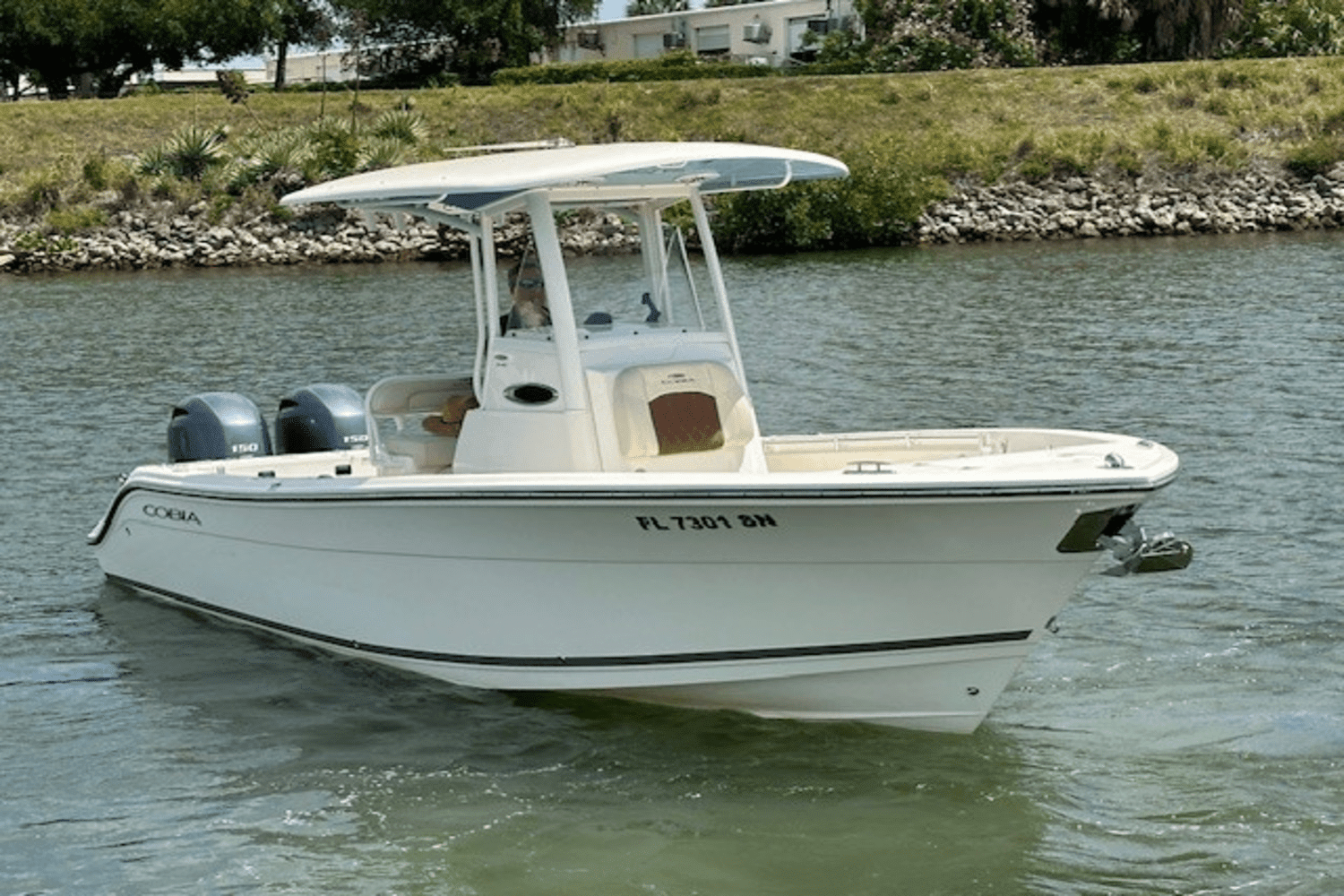 Thumbnail 2 for 2020 Cobia 240 CENTER CONSOLE