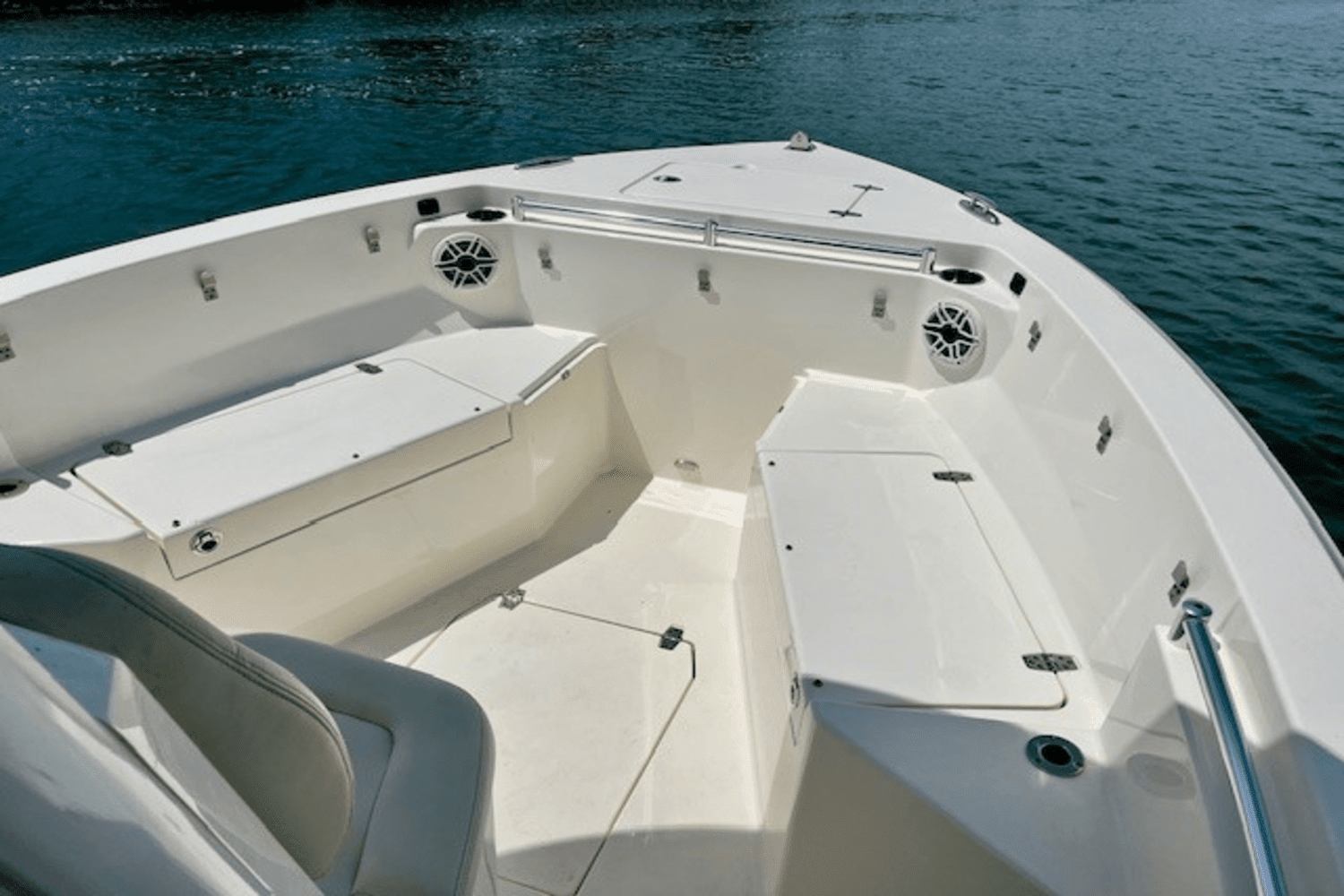 2020 Cobia 240 CENTER CONSOLE Image Thumbnail #10