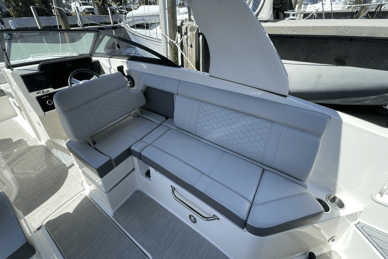 2020 Sea Ray 270 SDX OUTBOARD Image Thumbnail #20