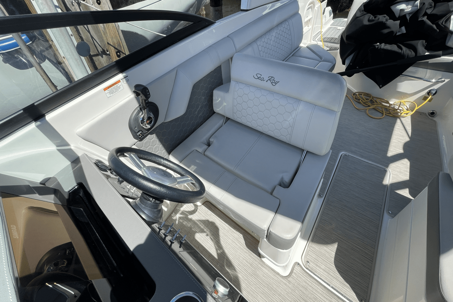 2020 Sea Ray 270 SDX OUTBOARD Image Thumbnail #17