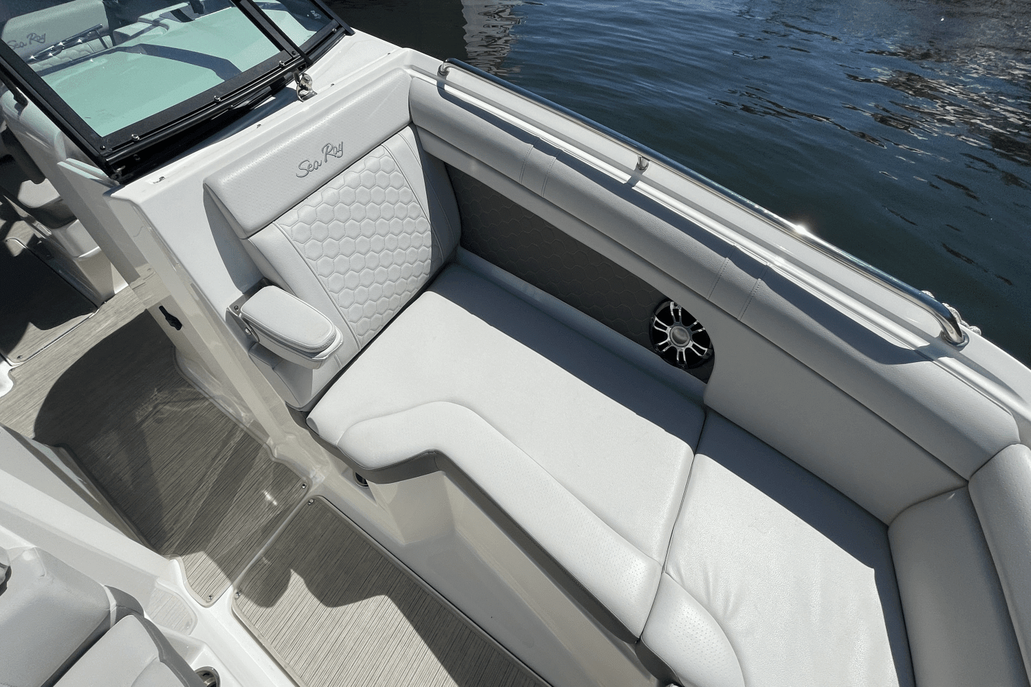 2020 Sea Ray 270 SDX OUTBOARD Image Thumbnail #41