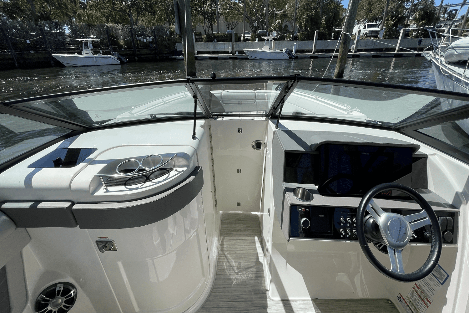 2020 Sea Ray 270 SDX OUTBOARD Image Thumbnail #12