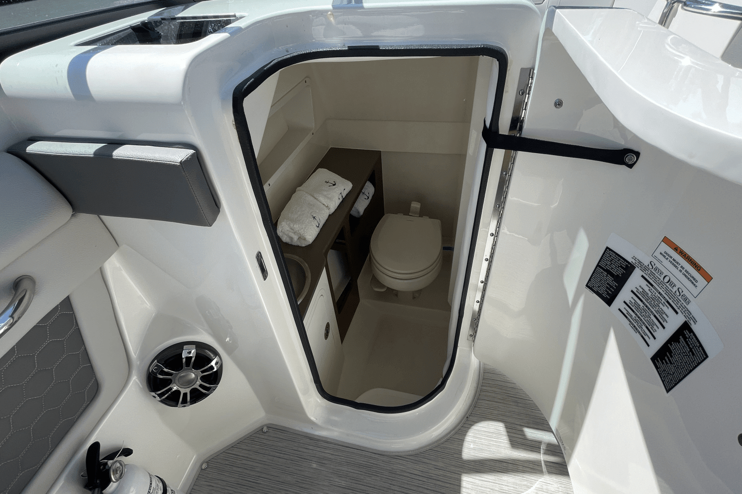 2020 Sea Ray 270 SDX OUTBOARD Image Thumbnail #14