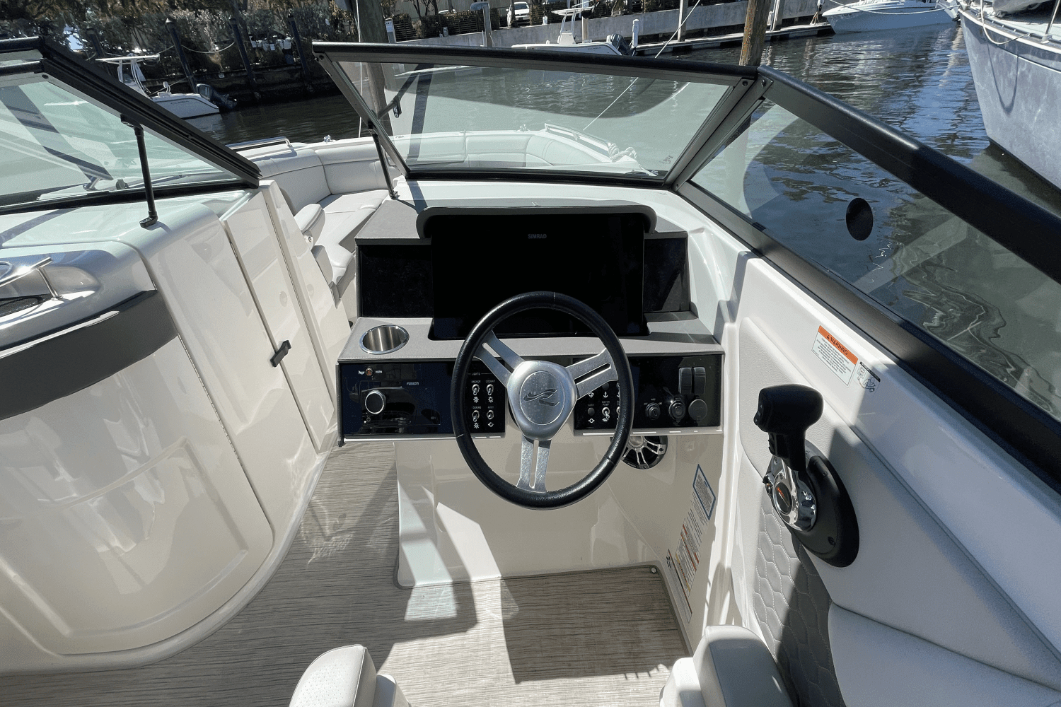 2020 Sea Ray 270 SDX OUTBOARD Image Thumbnail #11