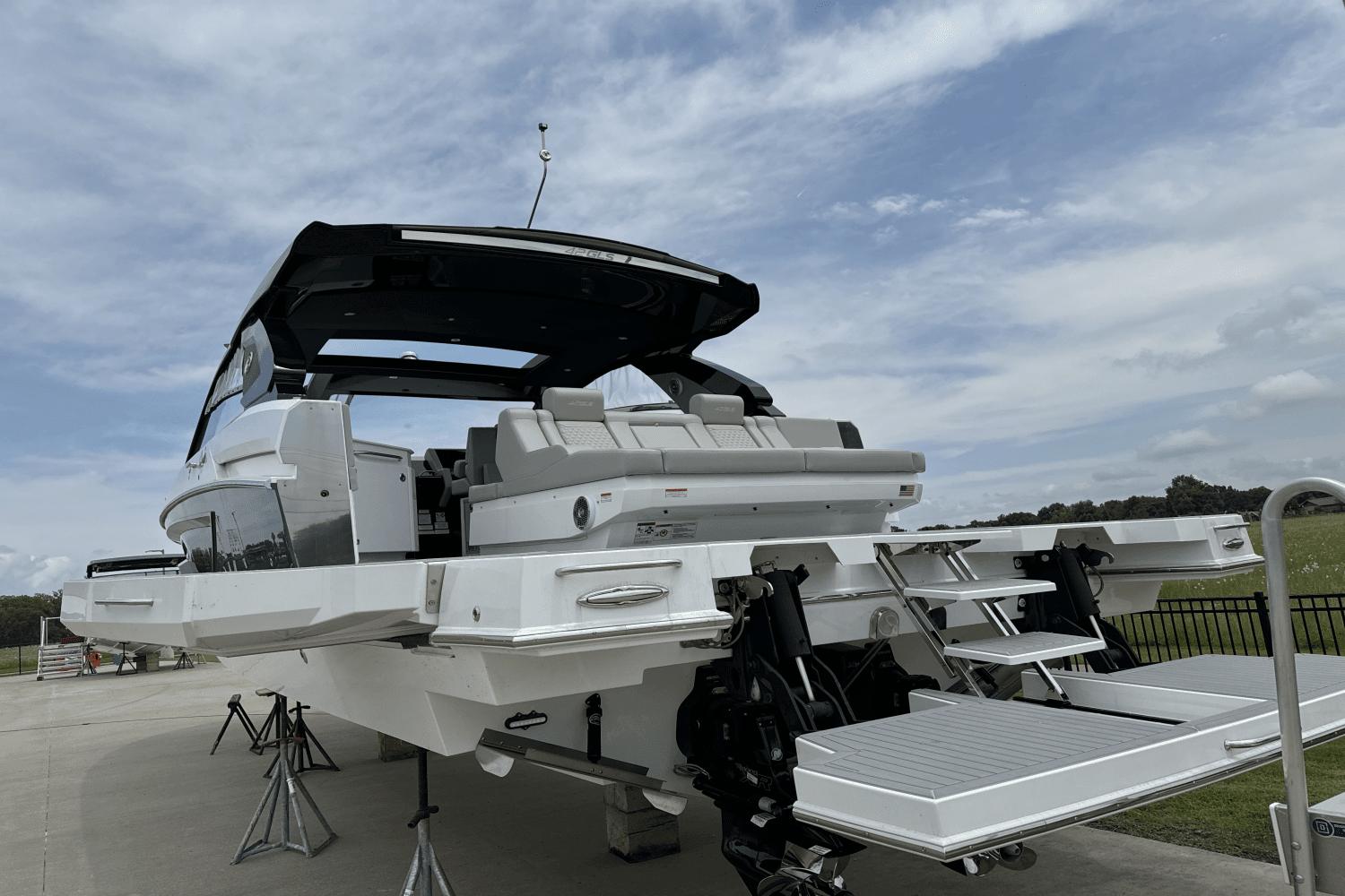 2024 Cruisers Yachts 42 GLS Image Thumbnail #1