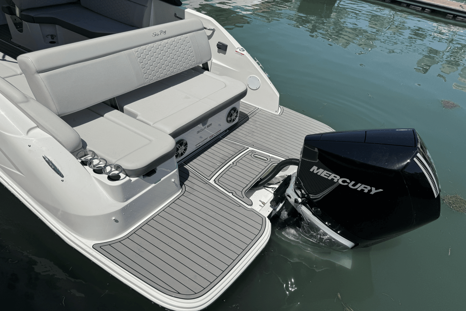 2024 Sea Ray 250 SDX OUTBOARD Image Thumbnail #8