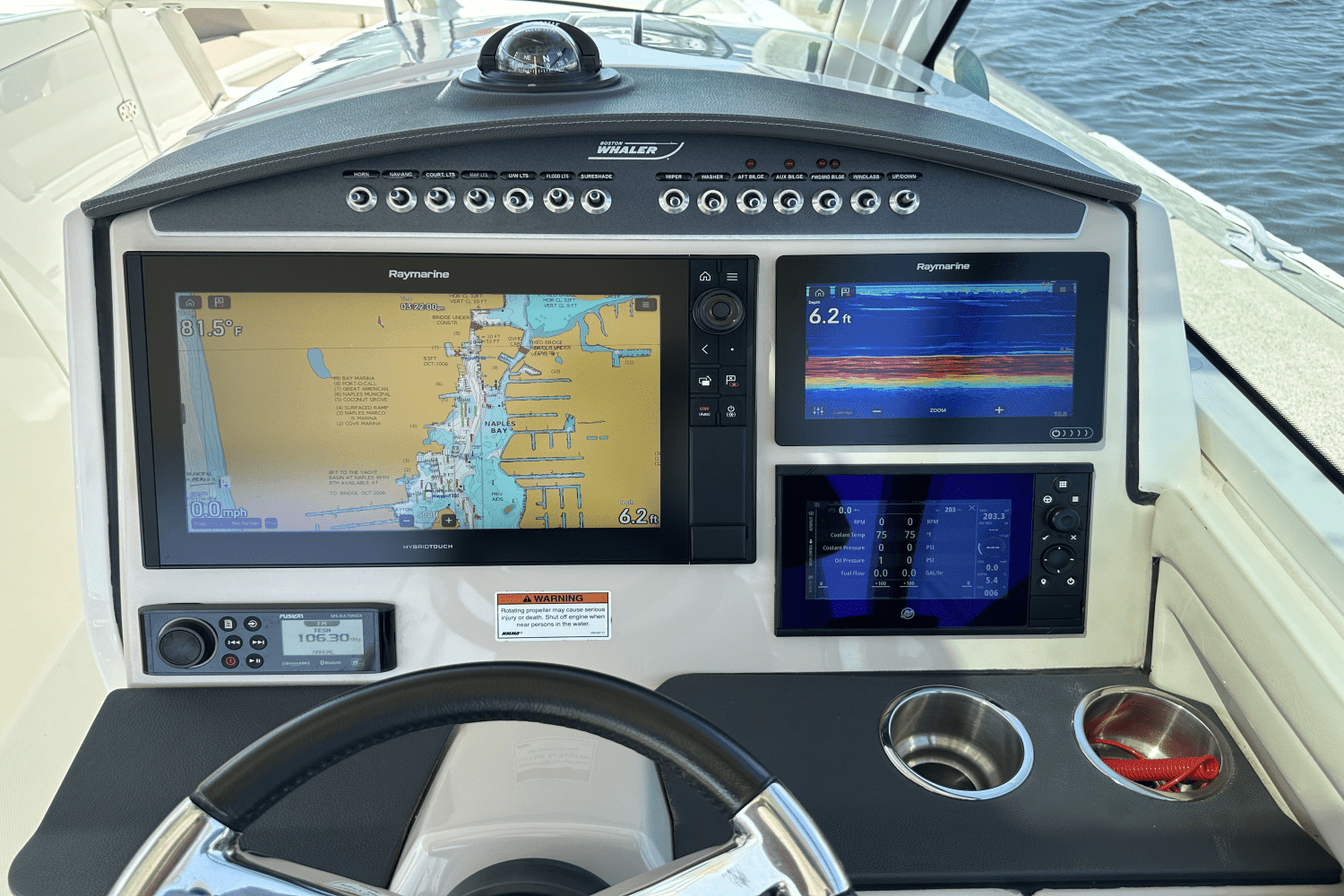 2019 Boston Whaler 320 VANTAGE Image Thumbnail #25