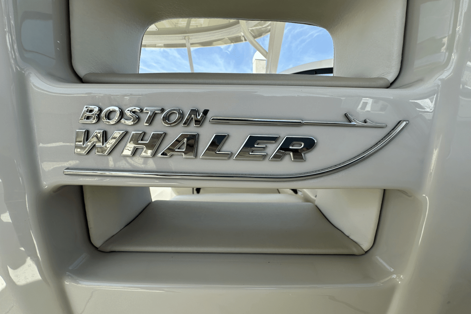 2019 Boston Whaler 320 VANTAGE Image Thumbnail #22