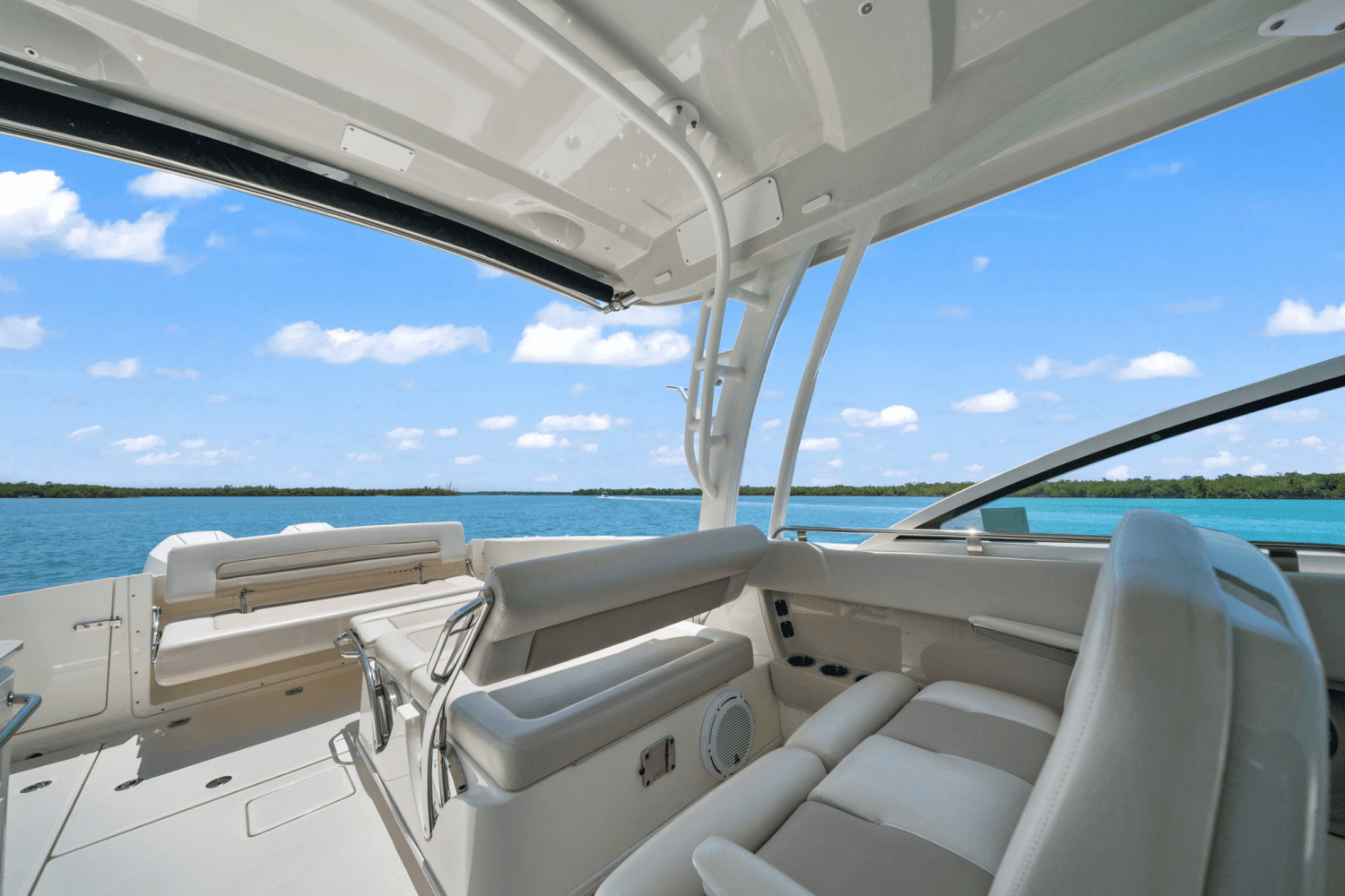 2019 Boston Whaler 320 VANTAGE Image Thumbnail #42