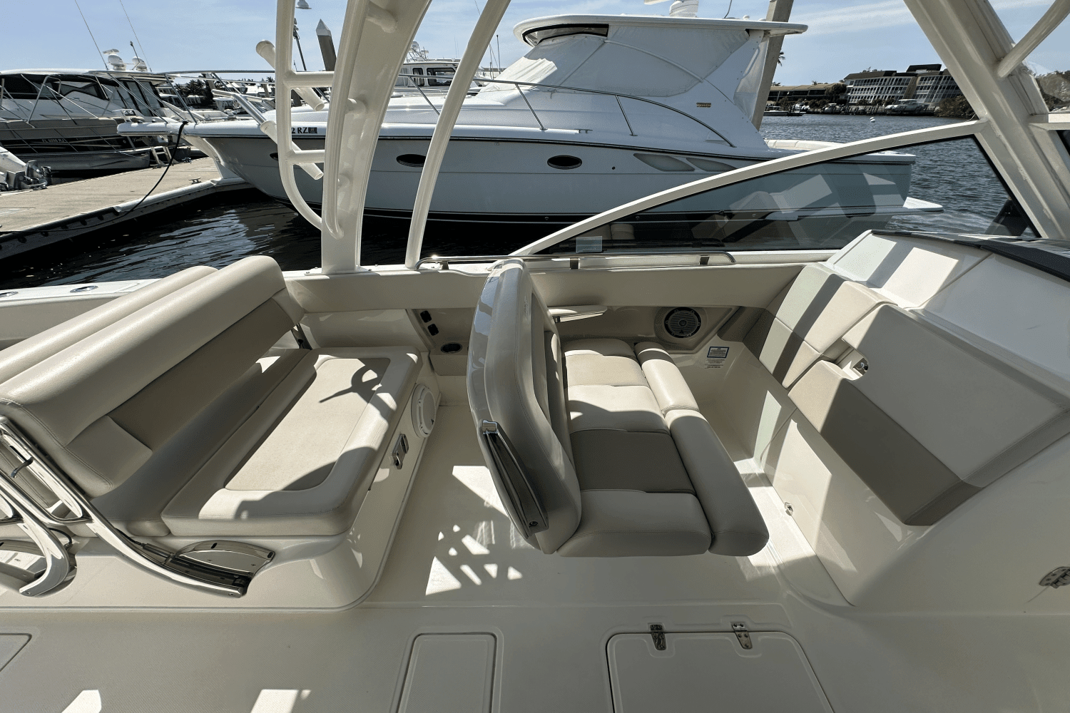 2019 Boston Whaler 320 VANTAGE Image Thumbnail #64