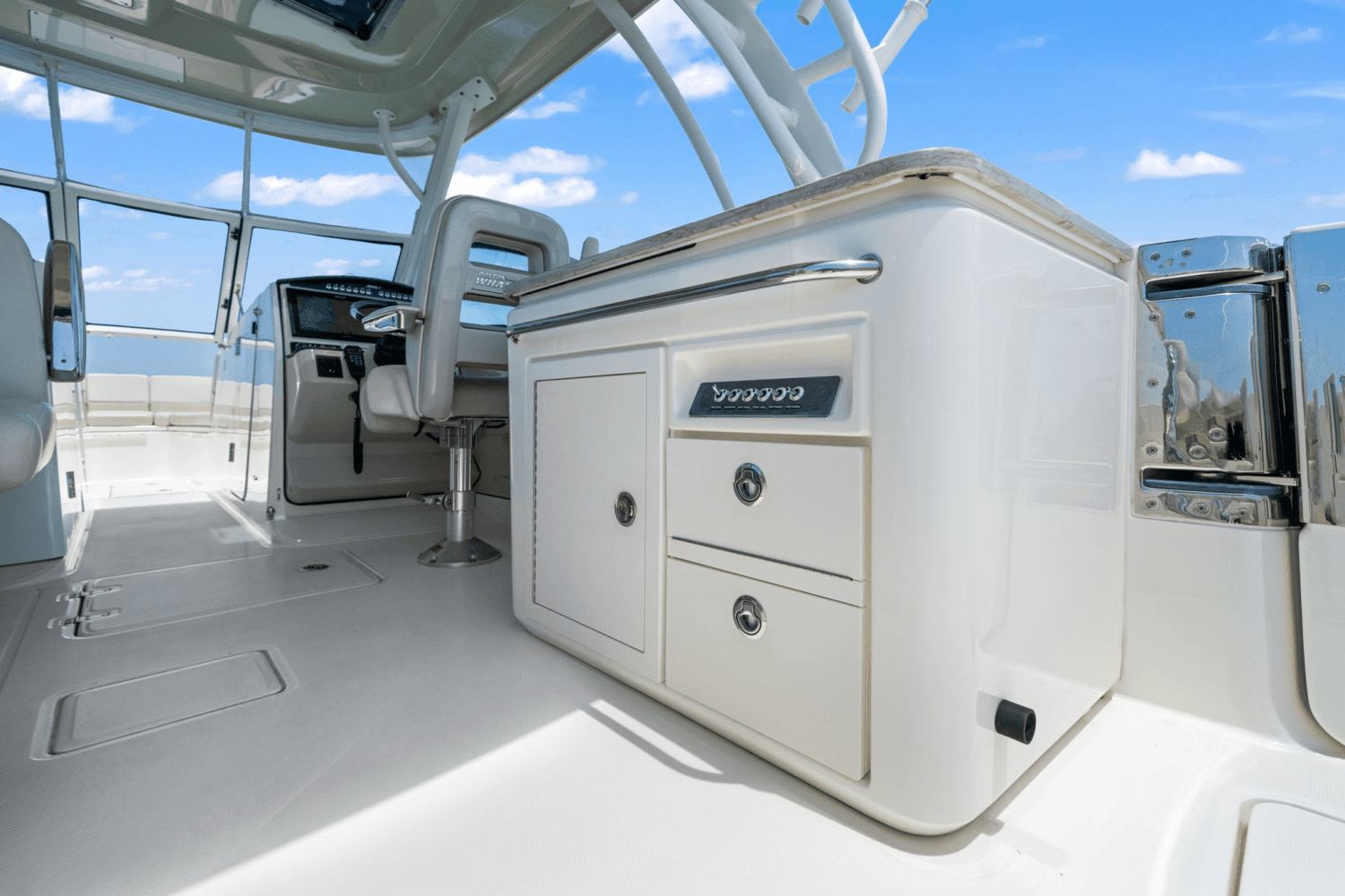 2019 Boston Whaler 320 VANTAGE Image Thumbnail #34