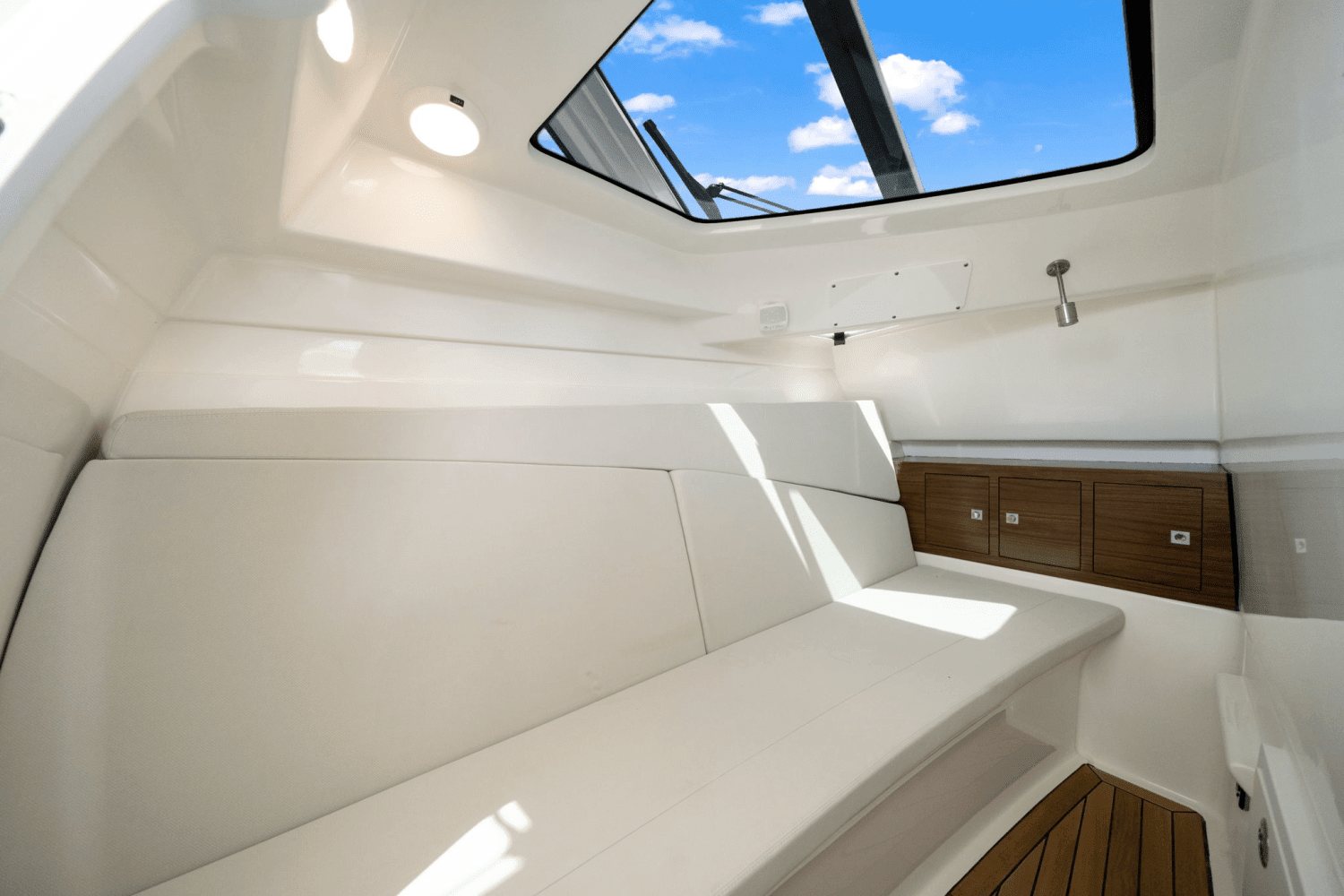 2019 Boston Whaler 320 VANTAGE Image Thumbnail #53