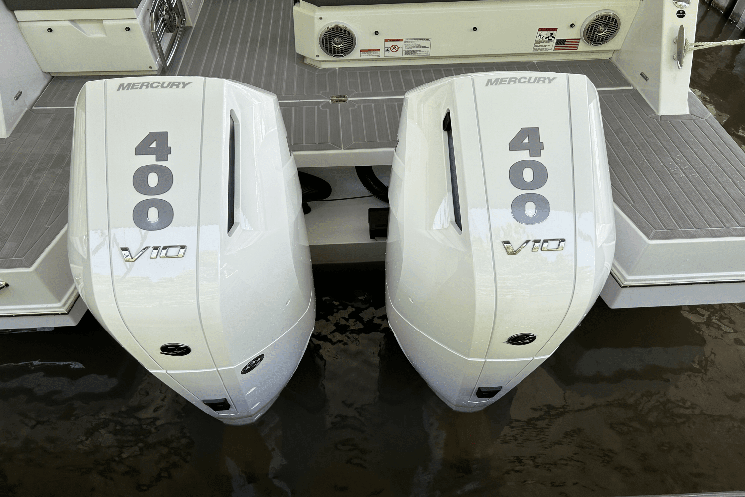 2024 Cruisers Yachts 34 GLS Outboard Image Thumbnail #31