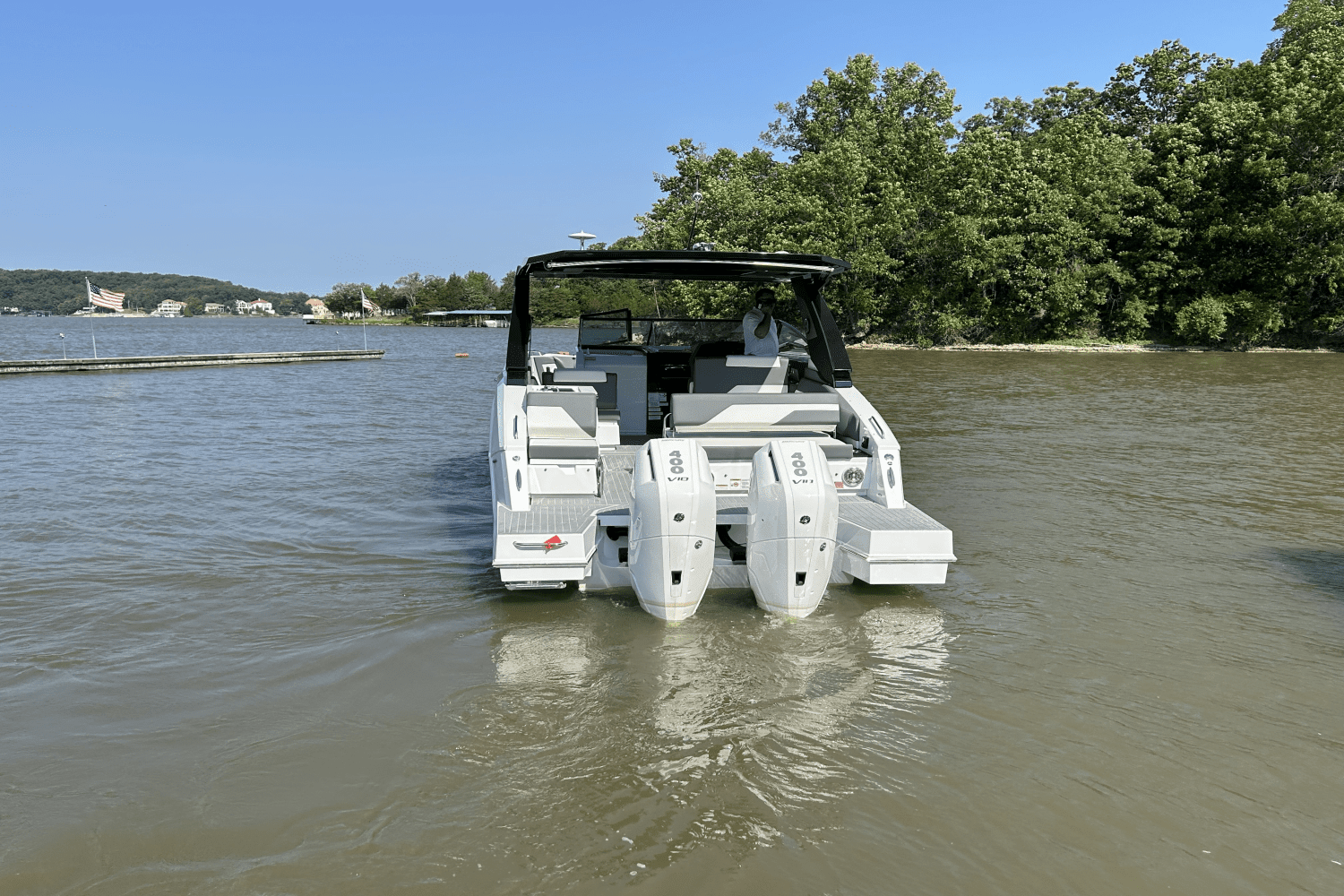 2024 Cruisers Yachts 34 GLS Outboard Image Thumbnail #3