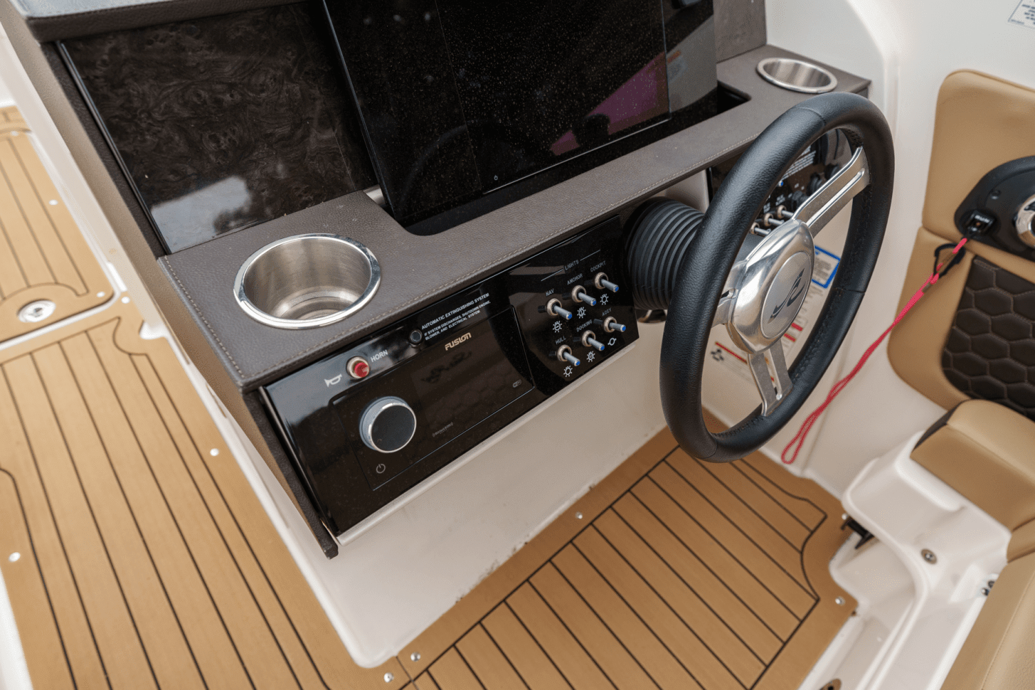 2019 Sea Ray 290 SDX Image Thumbnail #9