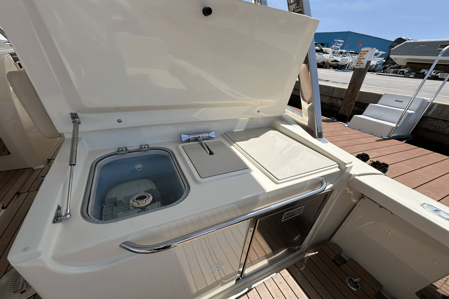 2018 Chris-Craft CALYPSO 30 Image Thumbnail #19