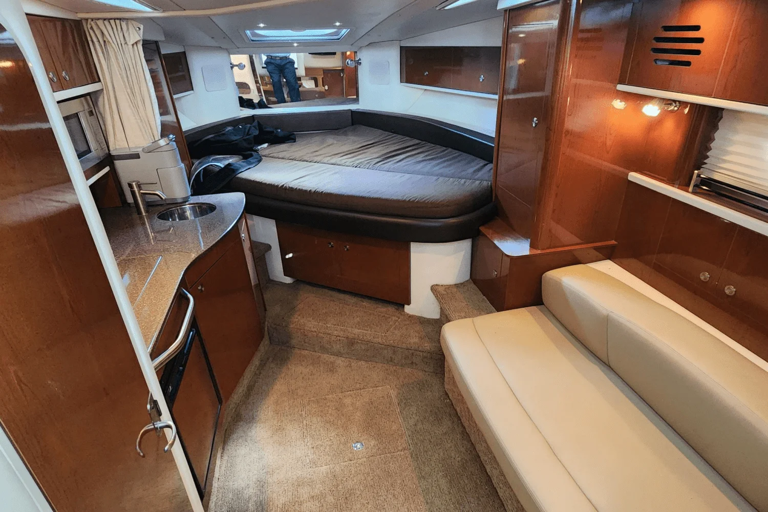 2014 Sea Ray 330 SUNDANCER Image Thumbnail #40