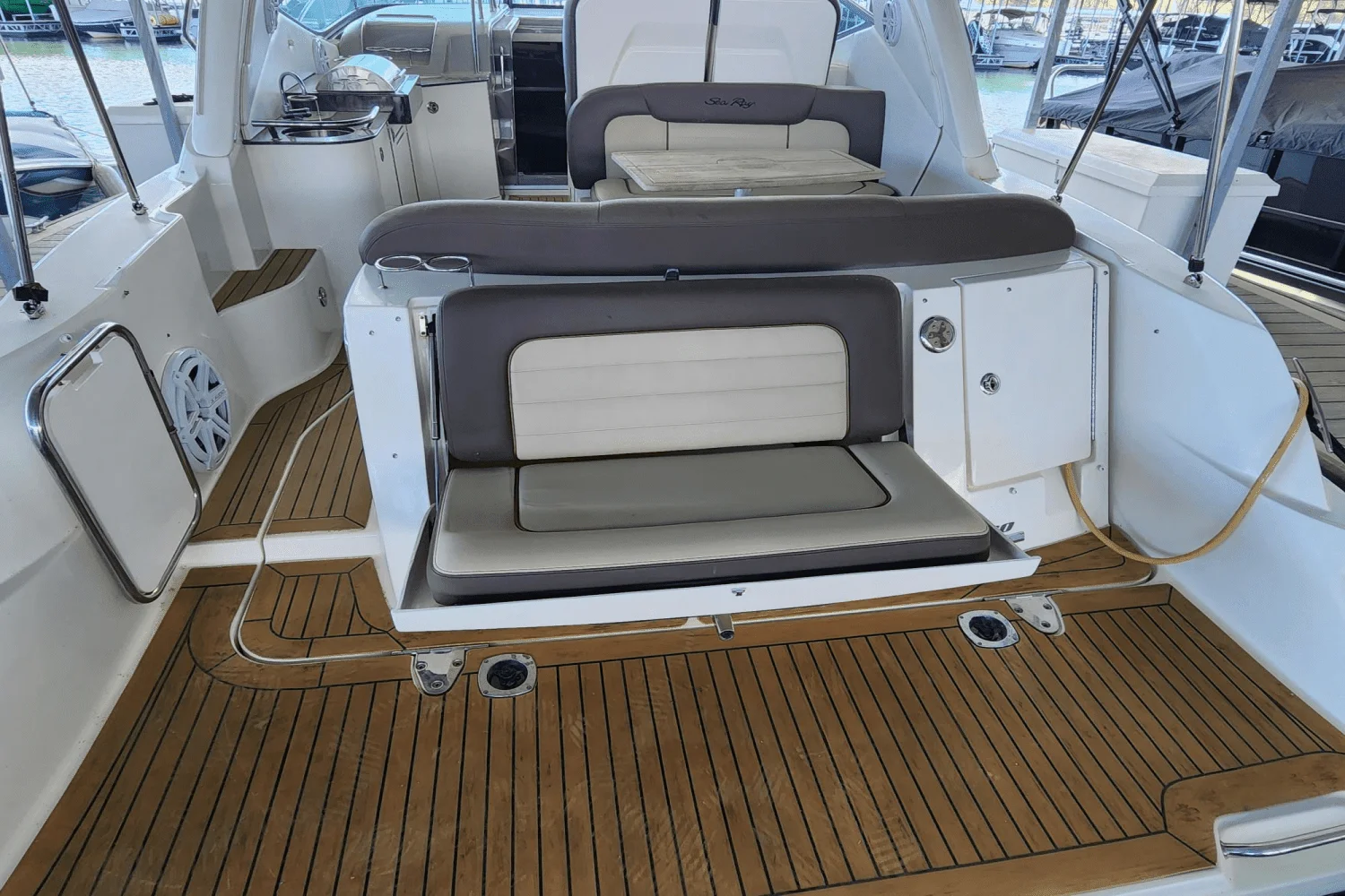 2014 Sea Ray 330 SUNDANCER Image Thumbnail #28