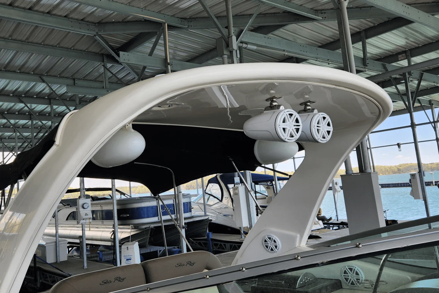 2014 Sea Ray 330 SUNDANCER Image Thumbnail #23