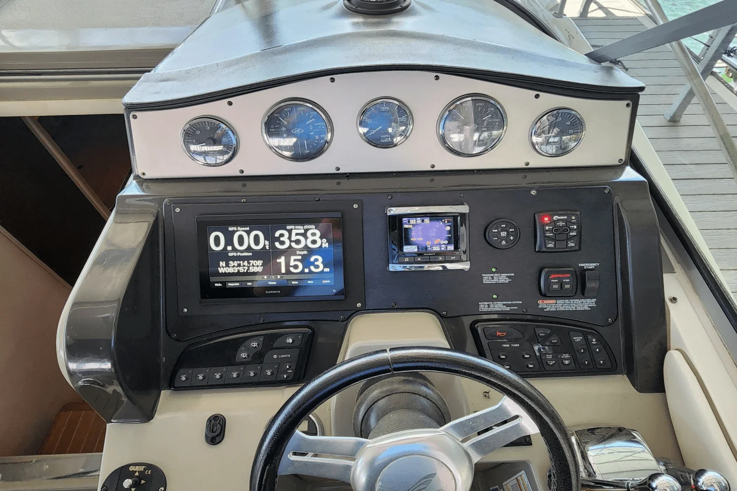 2014 Sea Ray 330 SUNDANCER Image Thumbnail #37