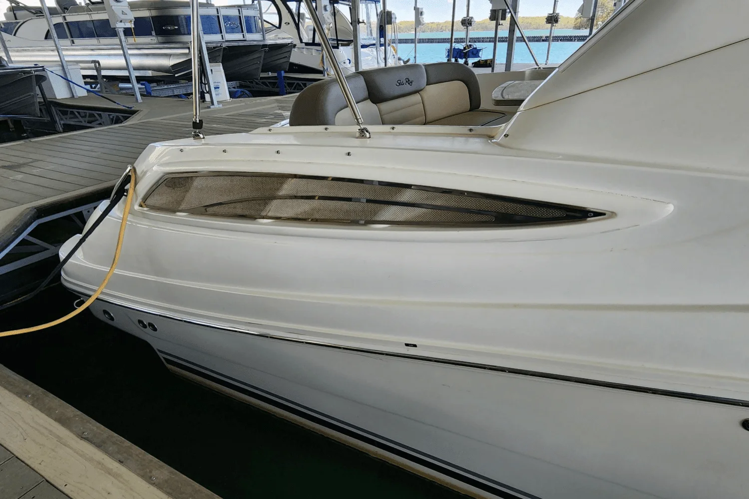 2014 Sea Ray 330 SUNDANCER Image Thumbnail #24