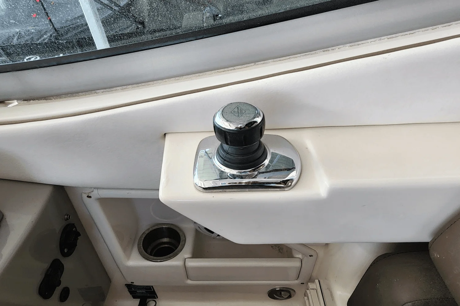 2014 Sea Ray 330 SUNDANCER Image Thumbnail #35