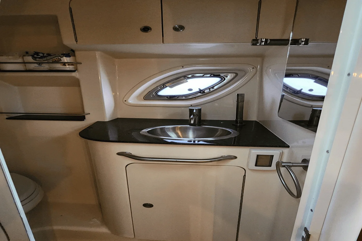 2014 Sea Ray 330 SUNDANCER Image Thumbnail #48