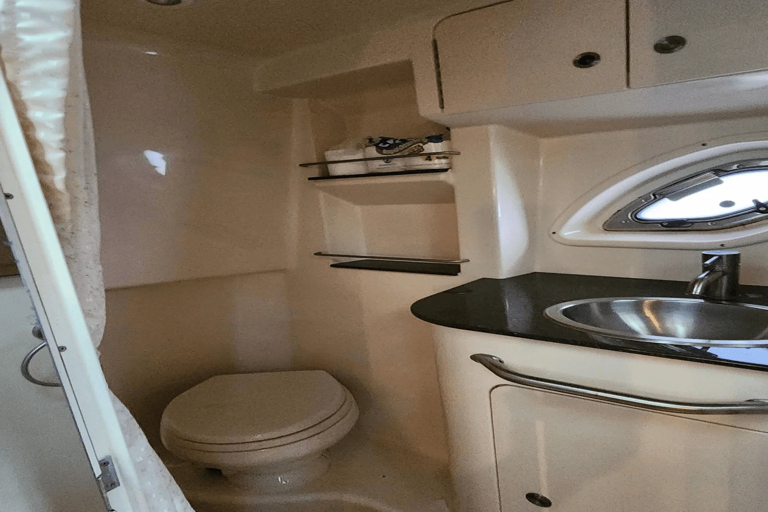 2014 Sea Ray 330 SUNDANCER Image Thumbnail #49