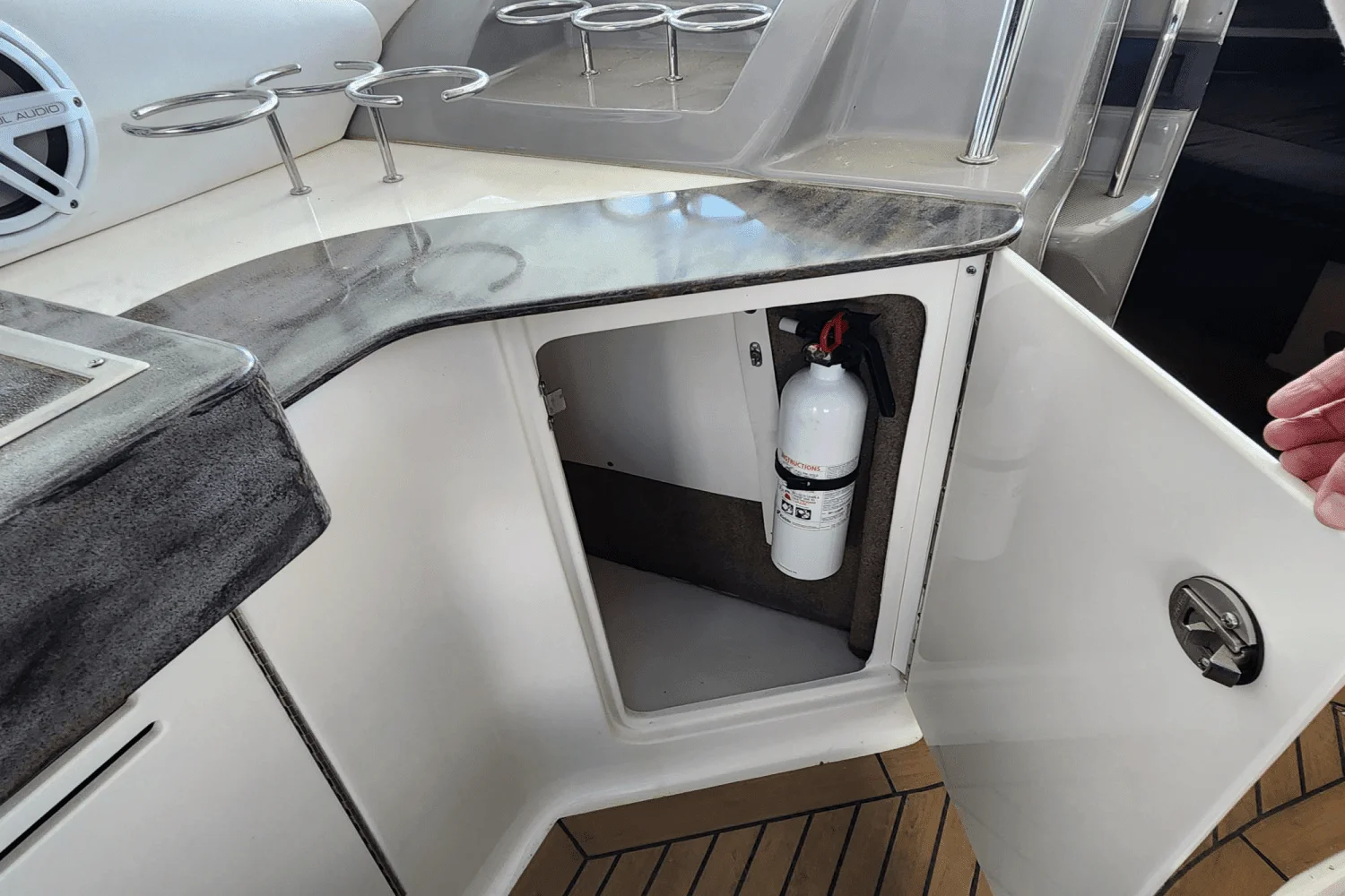 2014 Sea Ray 330 SUNDANCER Image Thumbnail #33