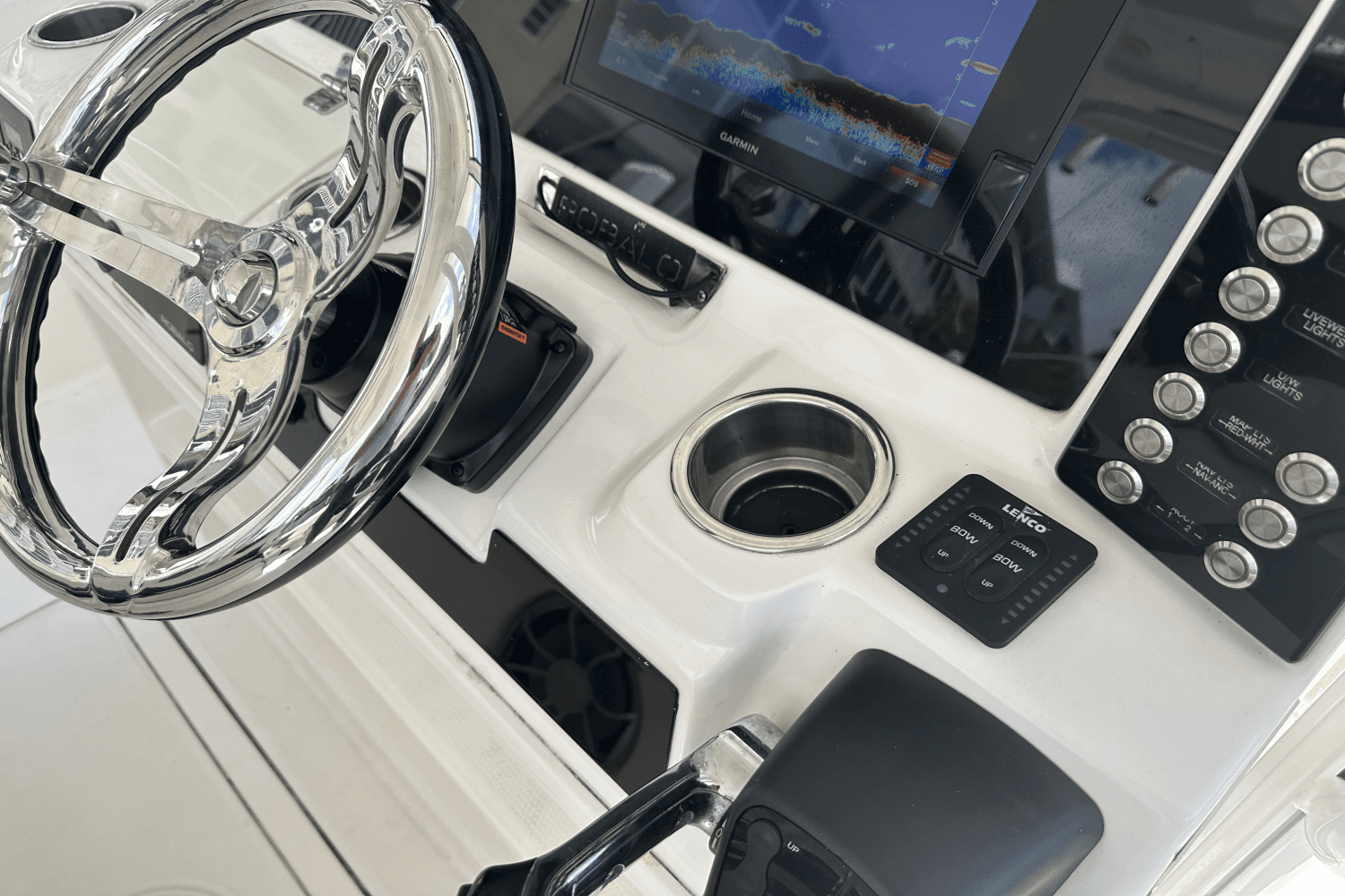 2017 Robalo R302 Image Thumbnail #8