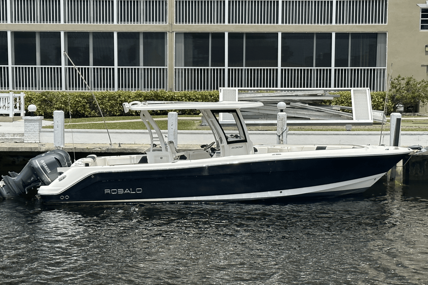 2017 Robalo R302 Image Thumbnail #28